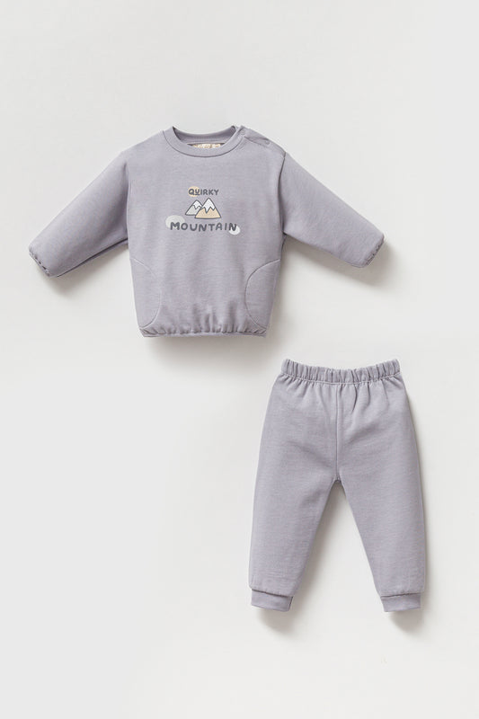 Set mit Sweatshirt und Jogginghose